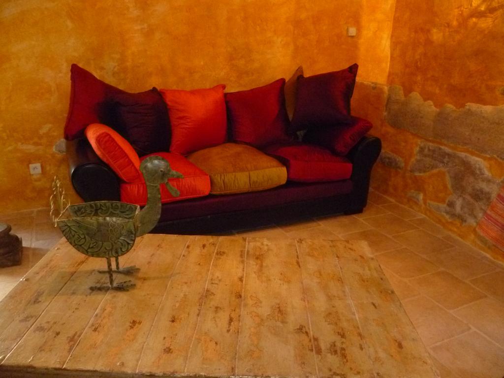 Mas Du Puits D'Amour Orange  Exterior photo