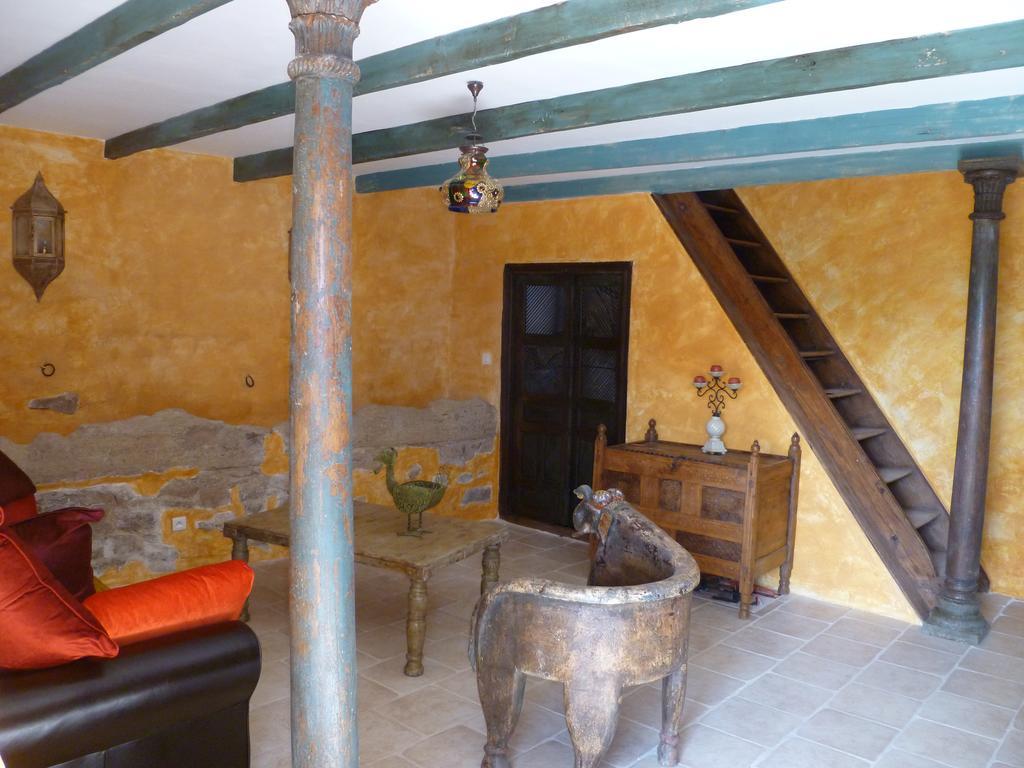 Mas Du Puits D'Amour Orange  Exterior photo