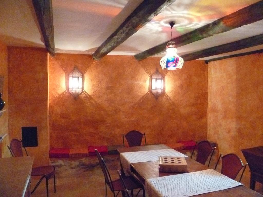 Mas Du Puits D'Amour Orange  Exterior photo