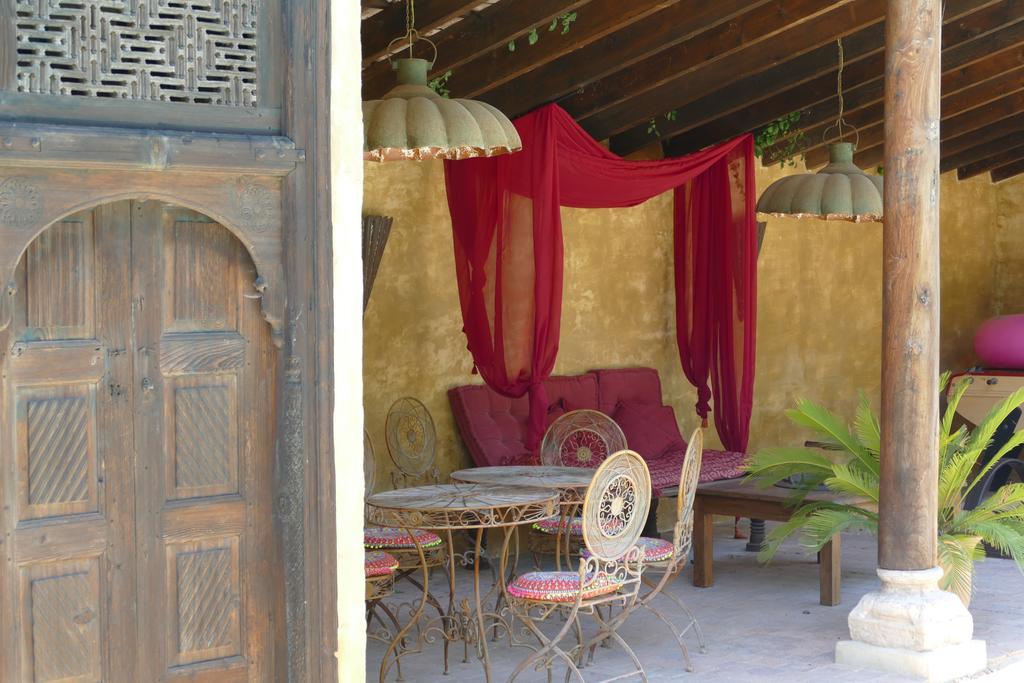 Mas Du Puits D'Amour Orange  Exterior photo